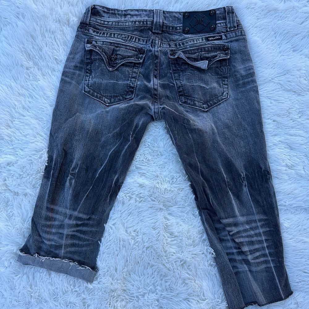 Miss Me Capri Jeans - Picture 4 of 5